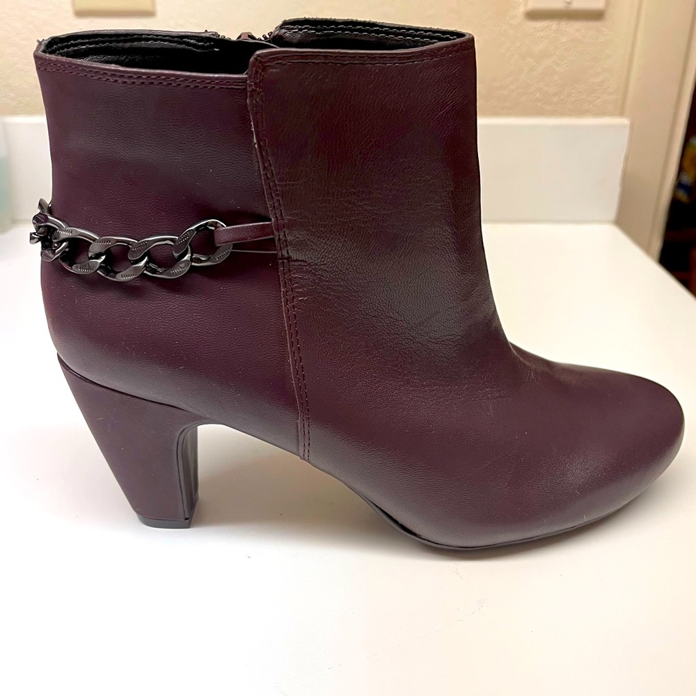 Easy Spirit Esparilynn Dark Red Leather Wide Width Women Booties Anti-Gravity